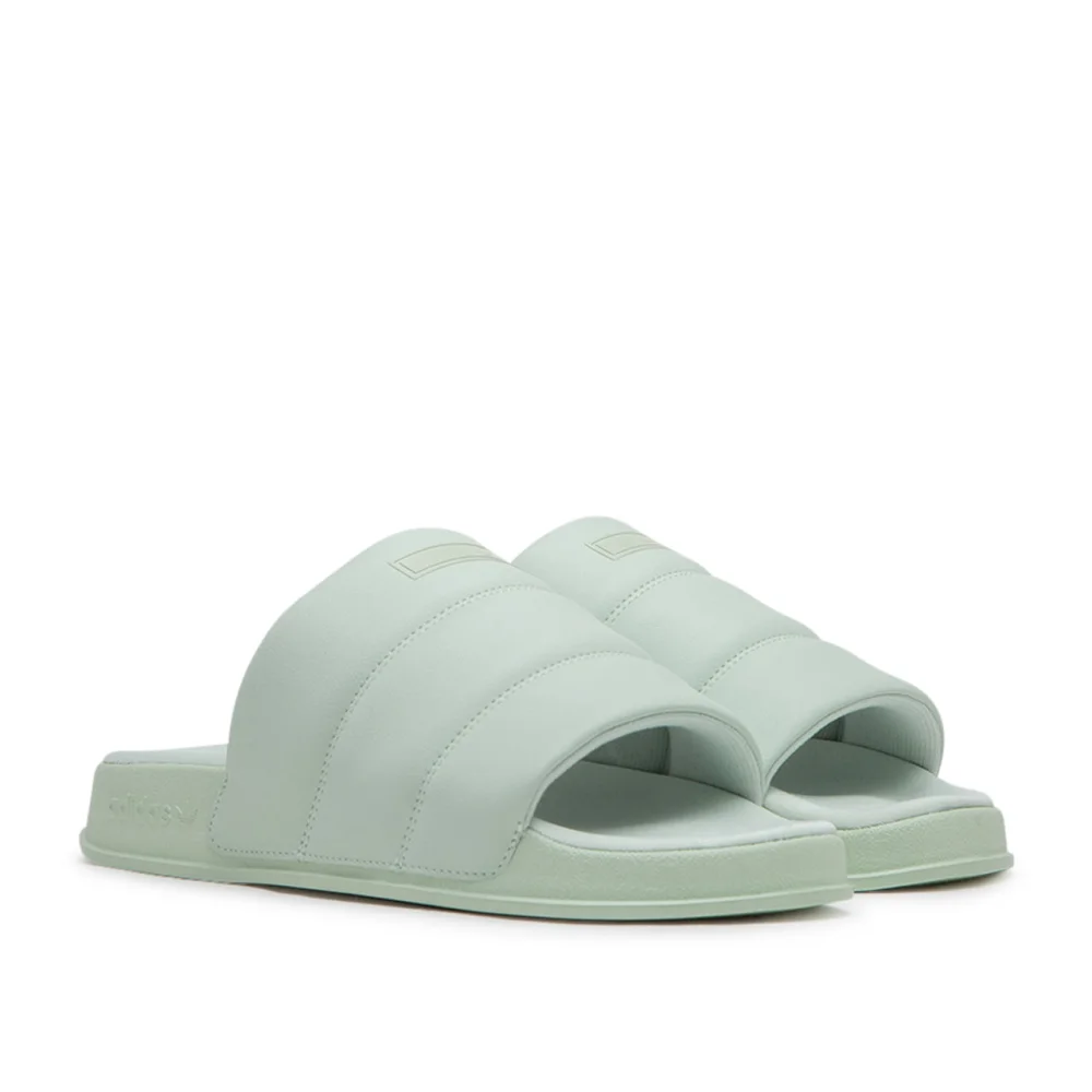 adidas Adilette Essential IG7150 / grün