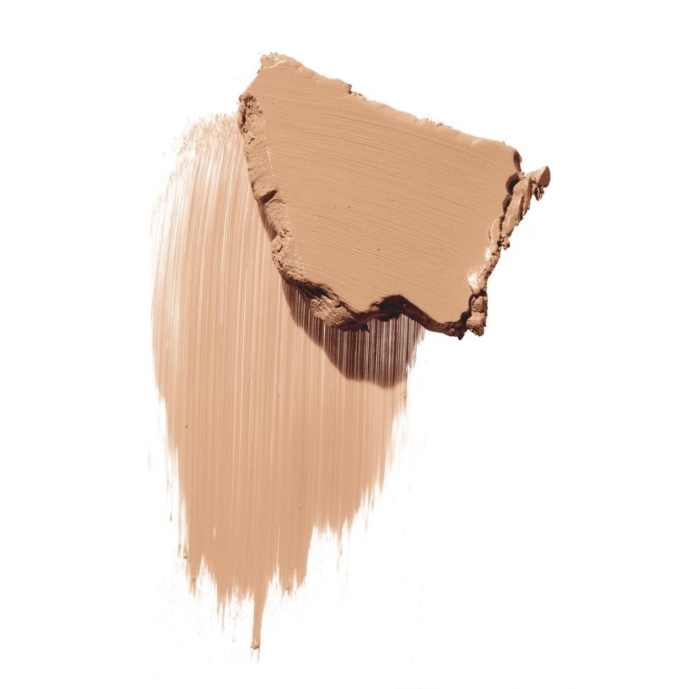 Finisaj impecabil Elizabeth Arden