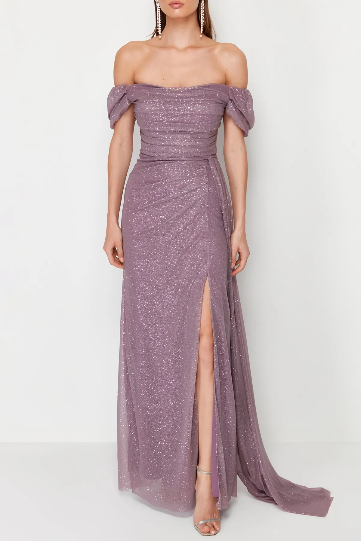 Trendyol Collection  Langes Abendkleid mit Puderdrapierung und Glitzer TPRSS24AE00110