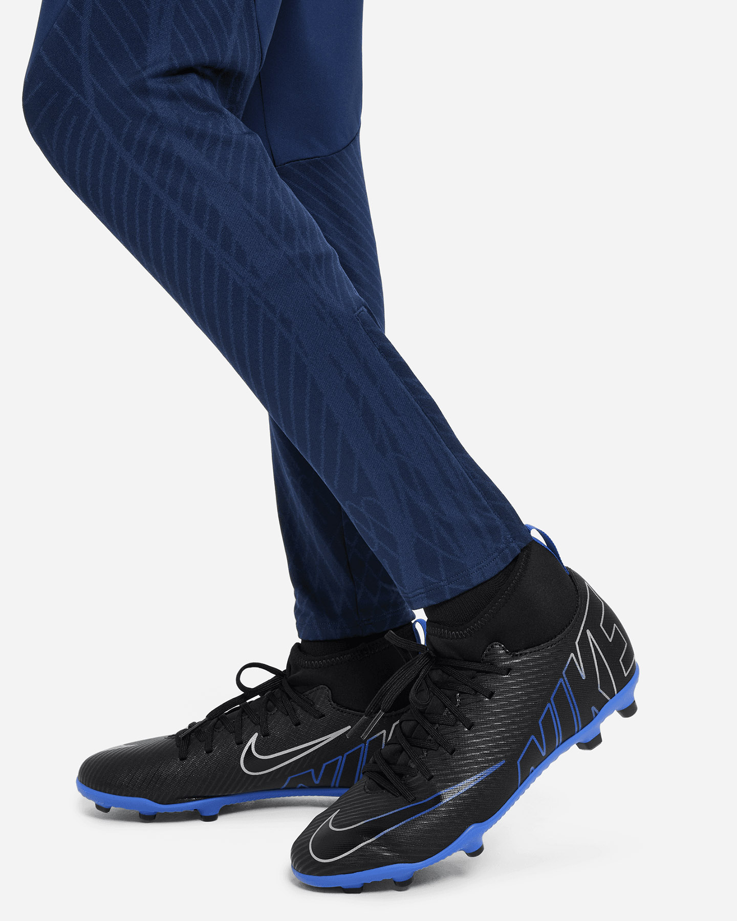 Futbalové šortky Nike Strike Soccer Jr FD0315-410