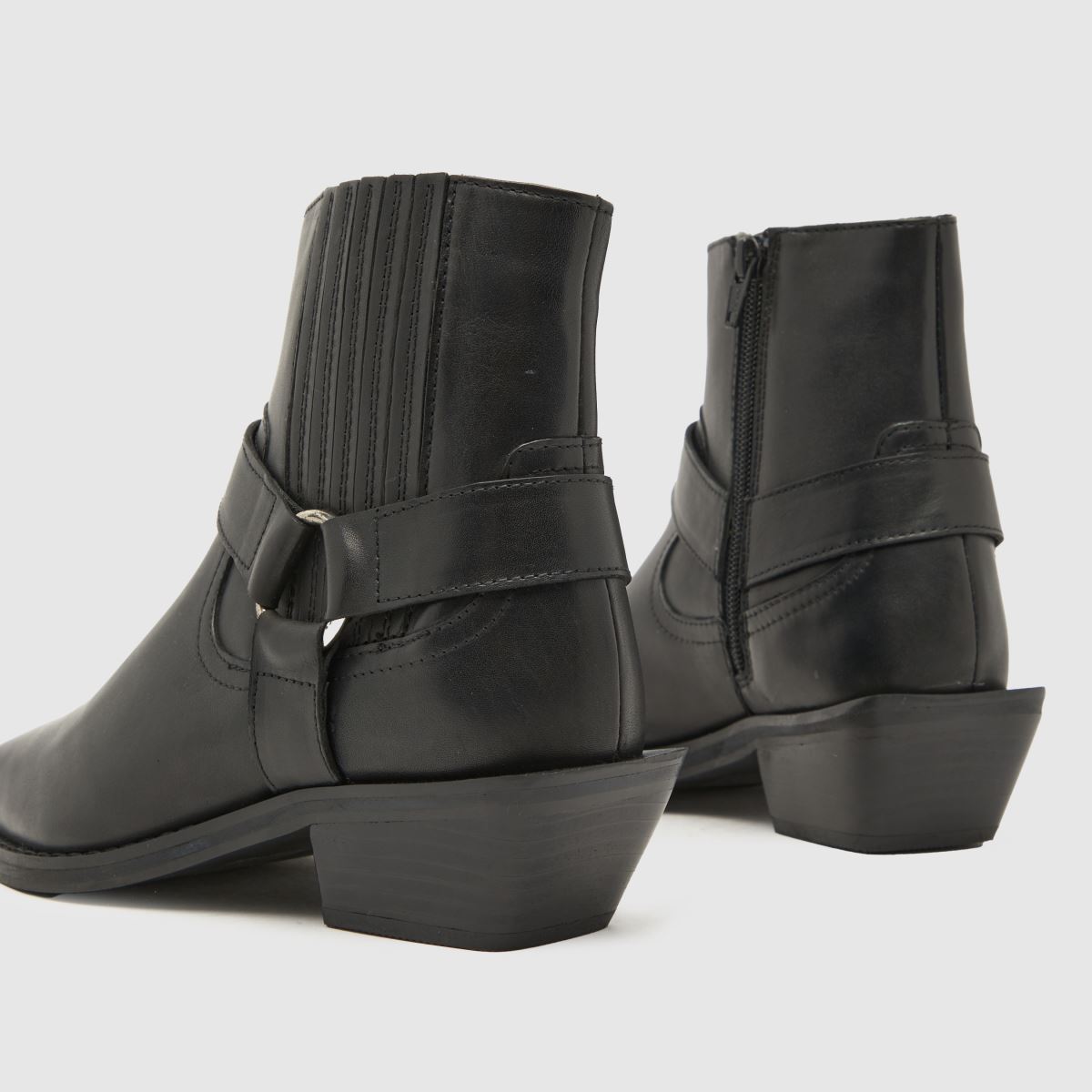 Schuh – Azlan – Svarta westernstövlar med läderdetaljer