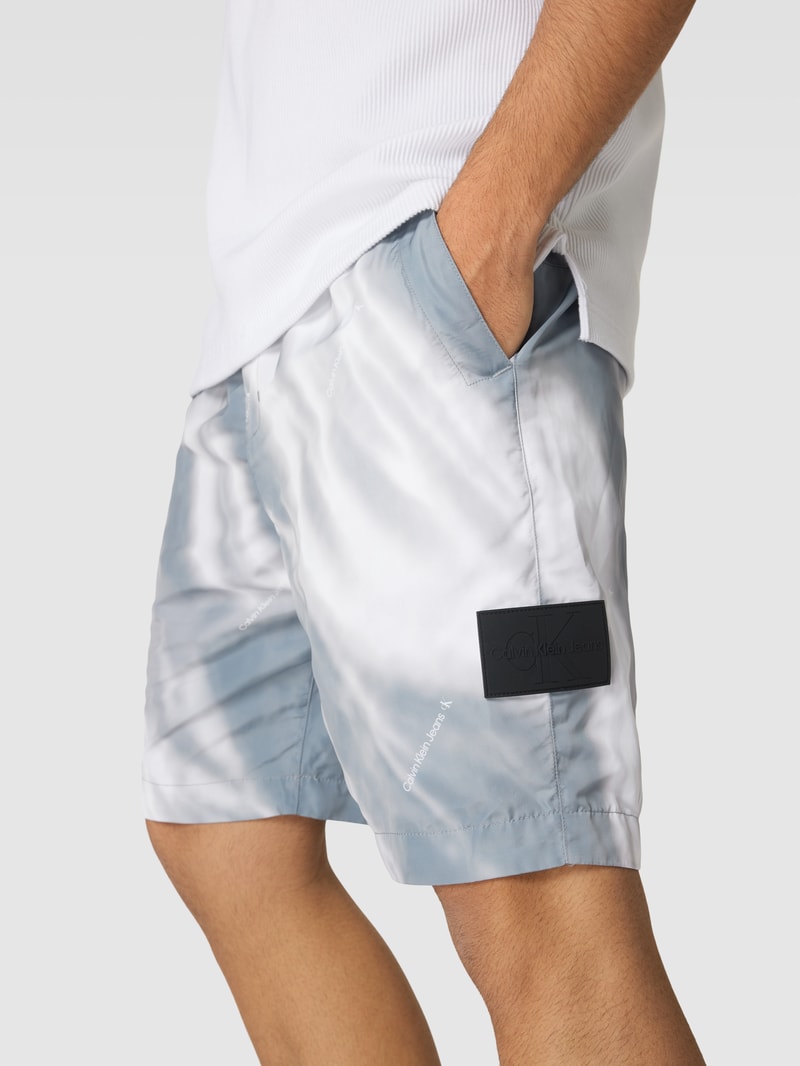 Shorts im Batik-Look Modell 'GRAPHIC WOVEN SHORT' in hellblau