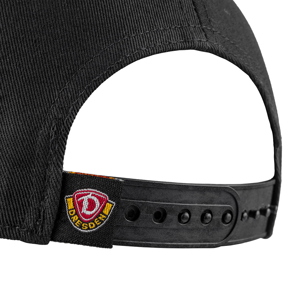 Basecap EMBOSSED Snapback schwarz