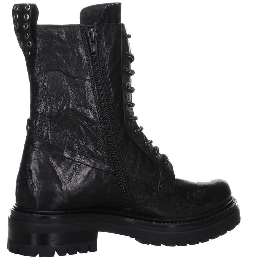 Lazamani Boots