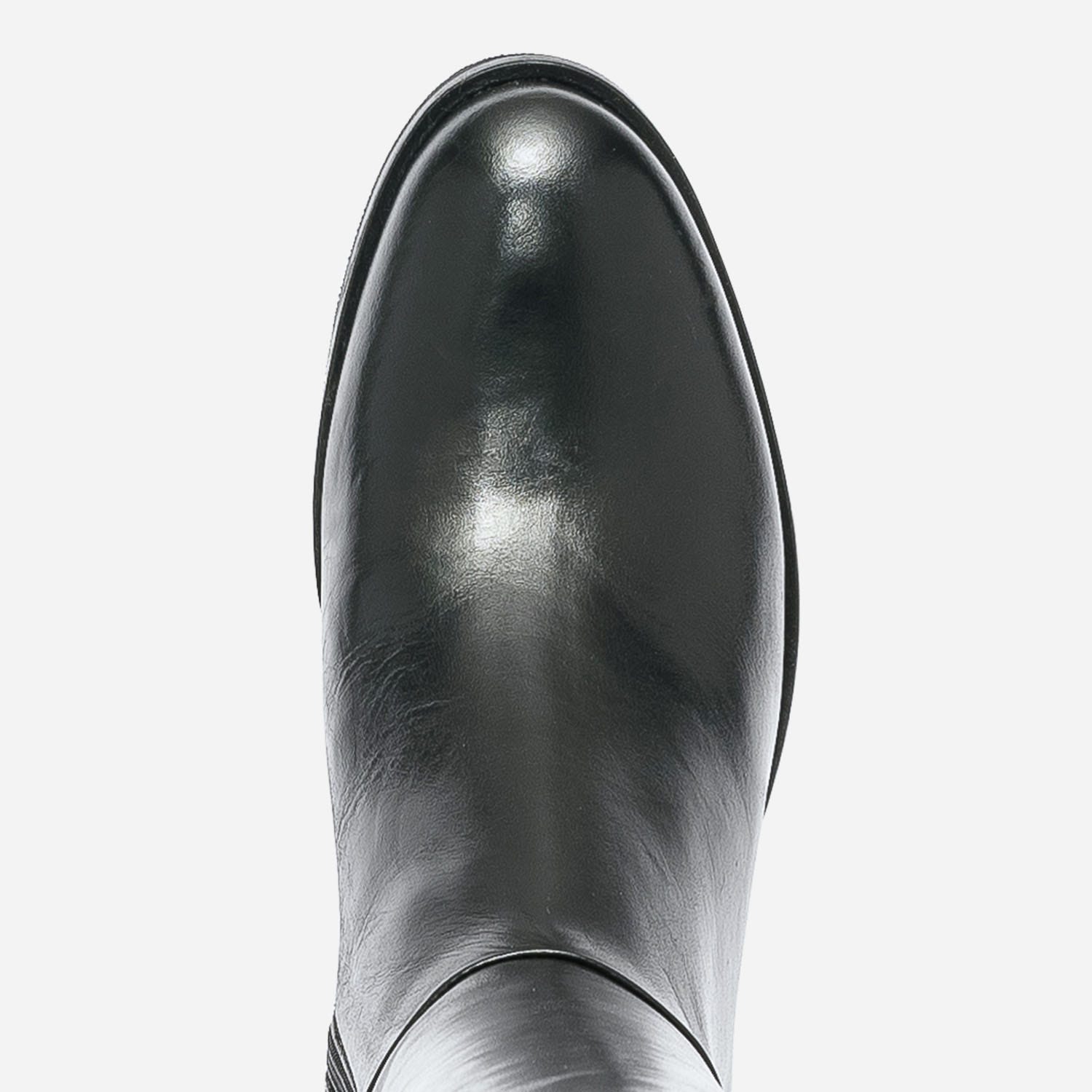 Botte noire en cuir pour mollet fin