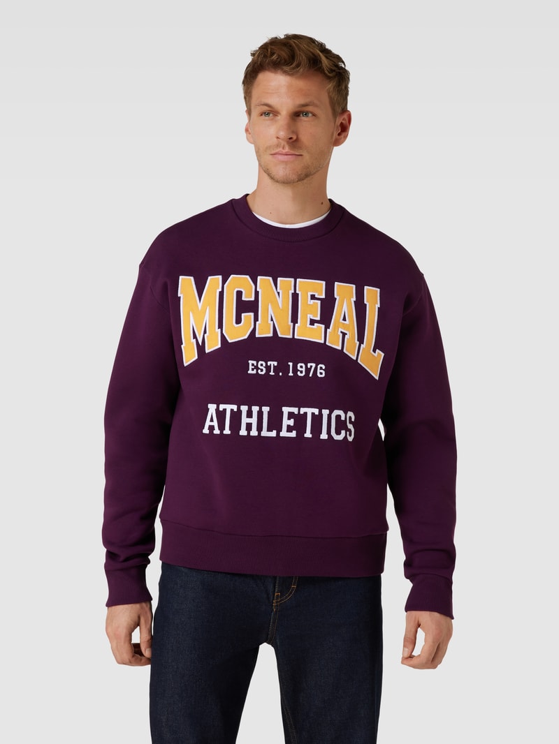 Sweatshirt mit Label-Print in aubergine