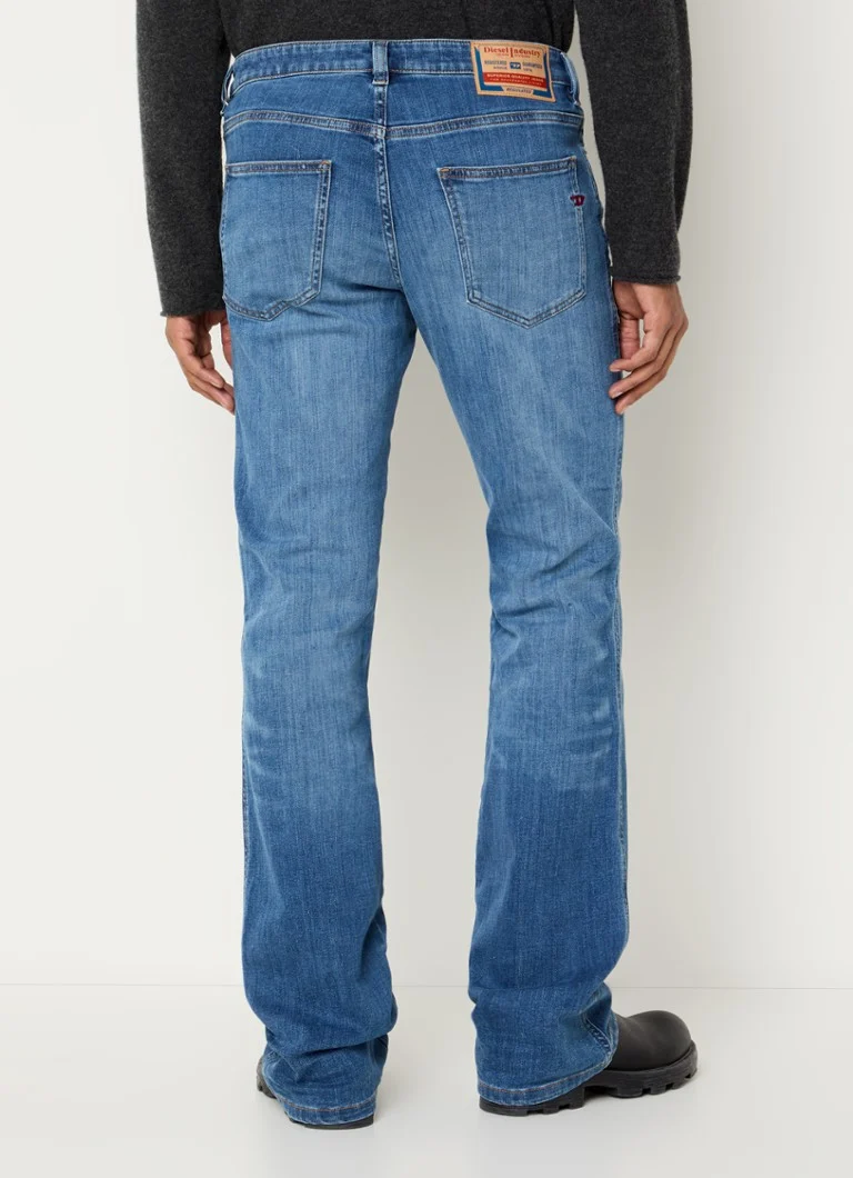 Diesel 1998 D-Buck bootcut-jeans i medium vask