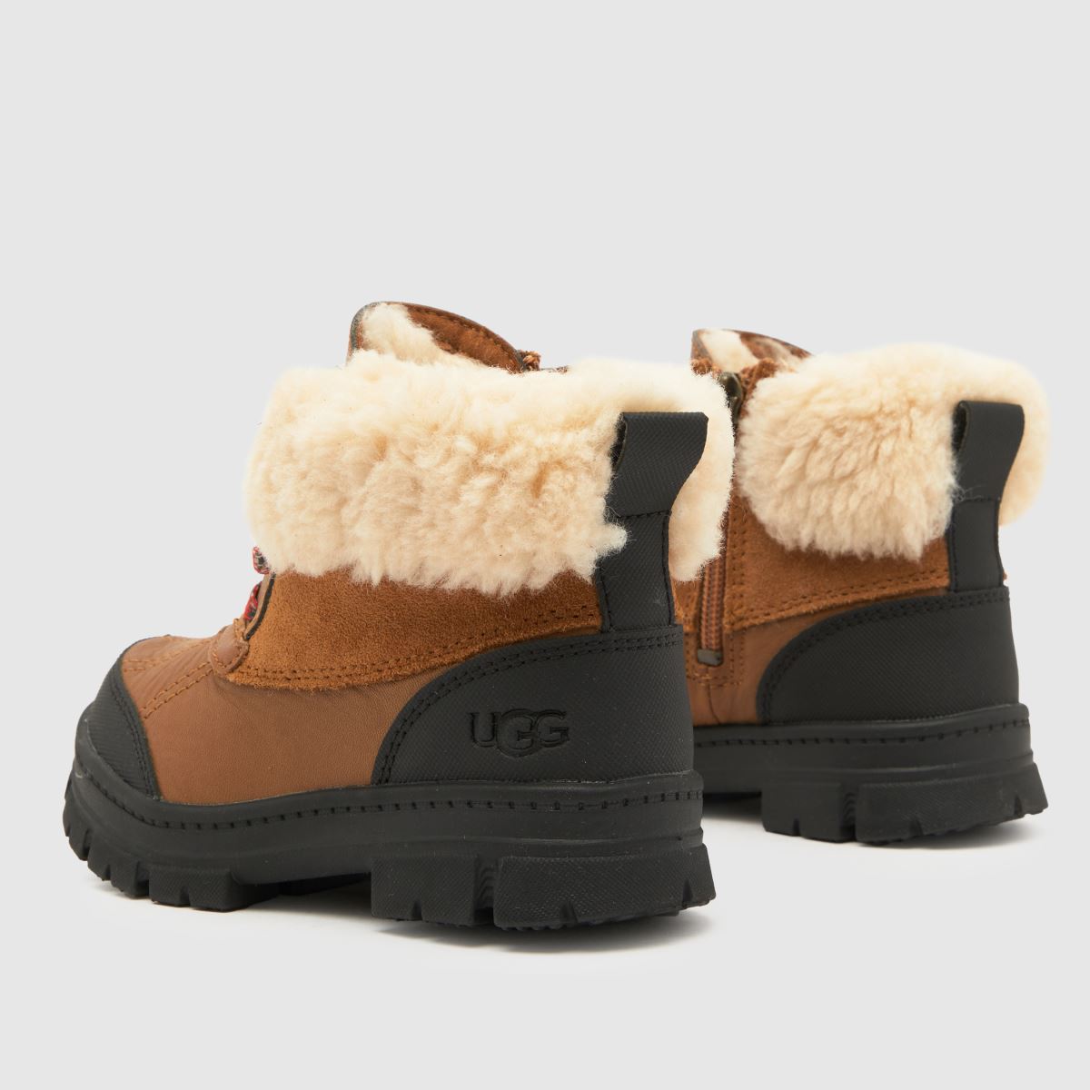 UGG chestnut ashton addie kisgyermek csizma