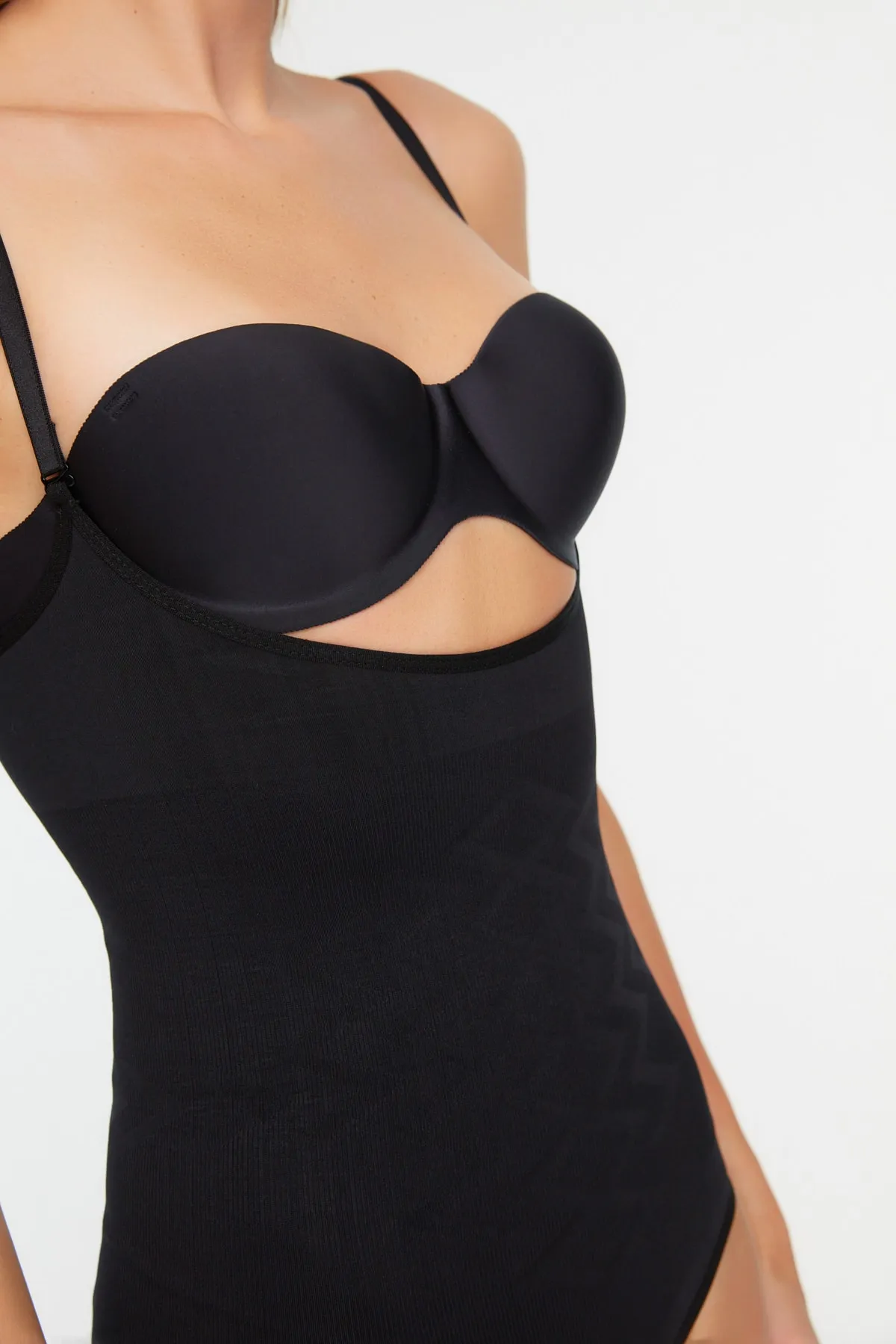 Trendyol Collection  Schwarzes Recovery-Strickkorsett THMSS21KS0008