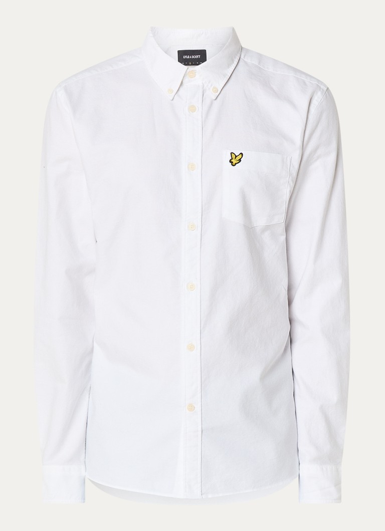 Cămașă Lyle & Scott, croită pe decolteu, cu logo brodat.