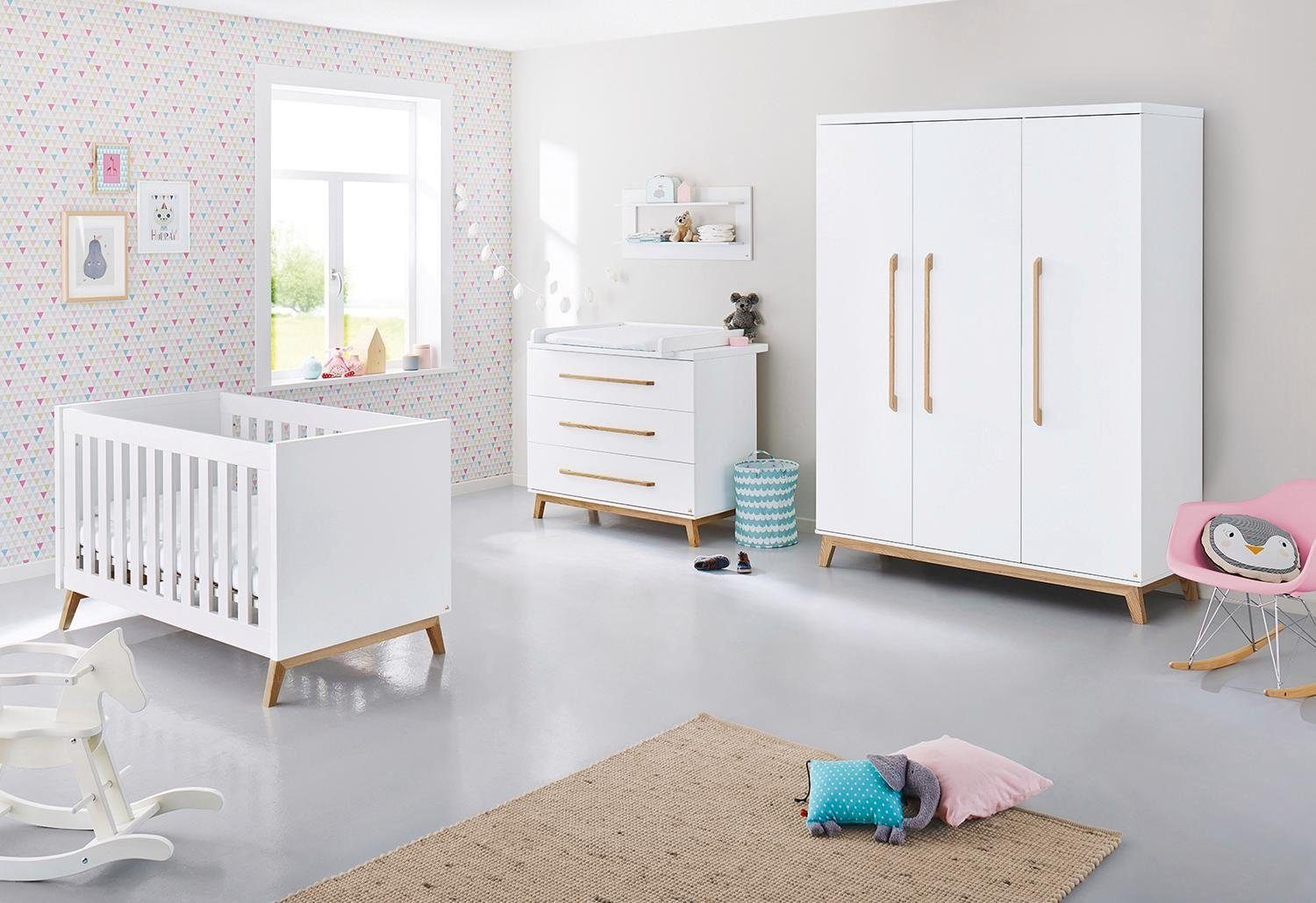 Pinolino® Babyzimmer-Komplettset Riva, (Set, 3-St., Kinderbett, Schrank, Wickelkommode), breit groß; mit Kinderbett, Schrank und Wickelkommode