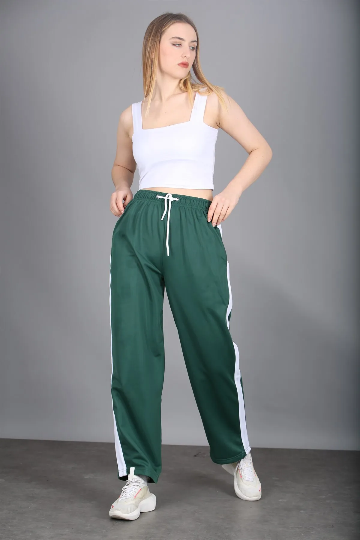 Madmext  Mad Girls – Grüner, locker geschnittener Trainingsanzug MG1294