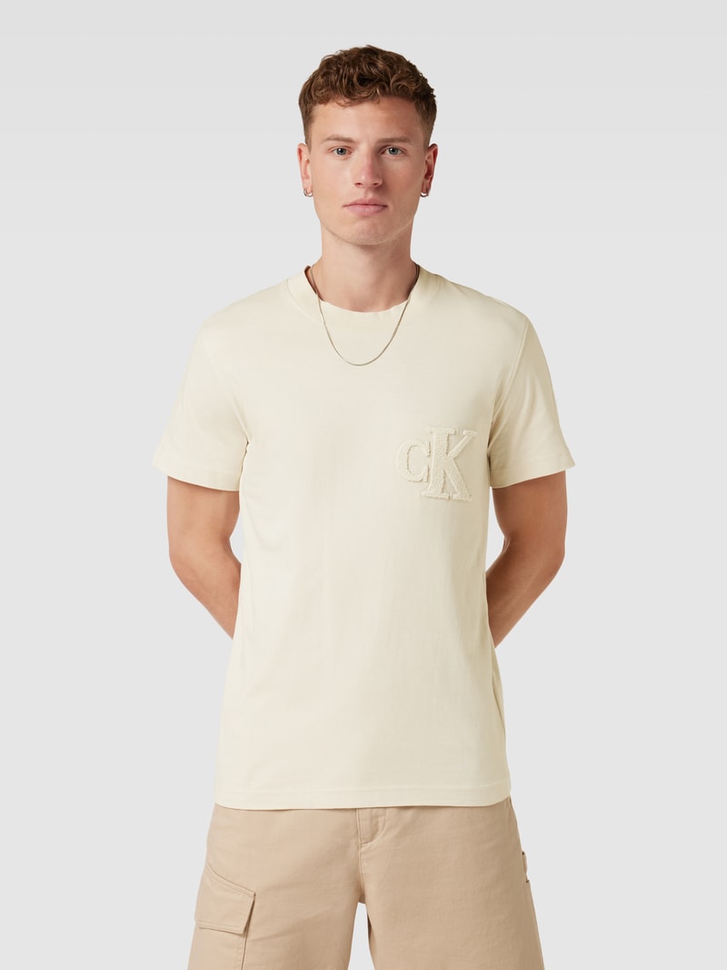 T-Shirt mit Label-Detail Modell 'CHENILLE' in beige