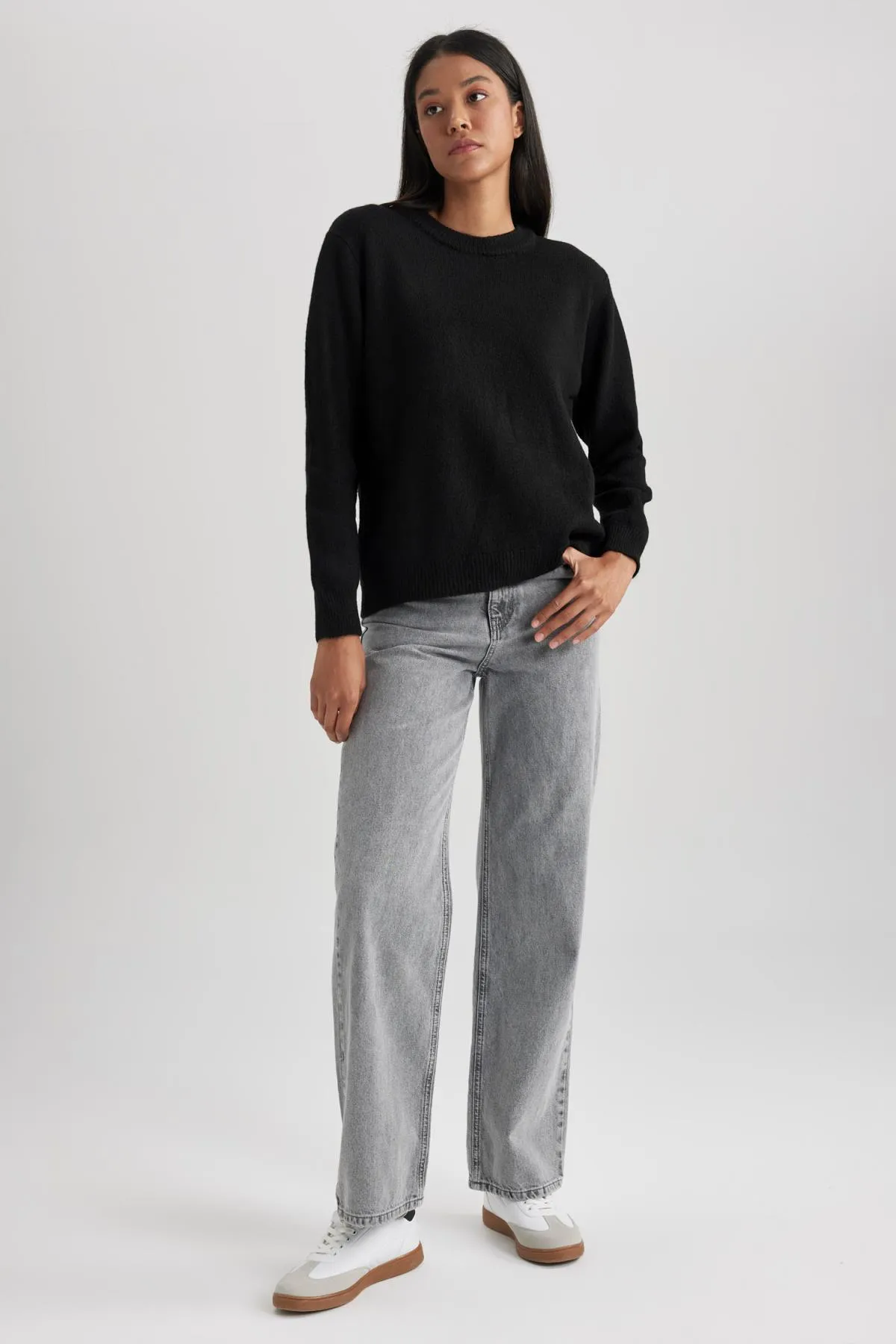DeFacto  Pullover mit Rundhalsausschnitt und normaler Passform A9500ax23wn