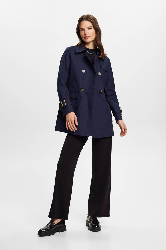 Kurzer zweireihiger Trenchcoat