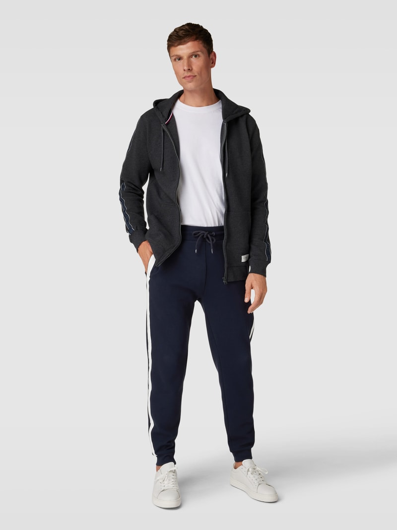 Sweatpants mit Kontraststreifen Modell 'ESTABLISHED' in marineblau