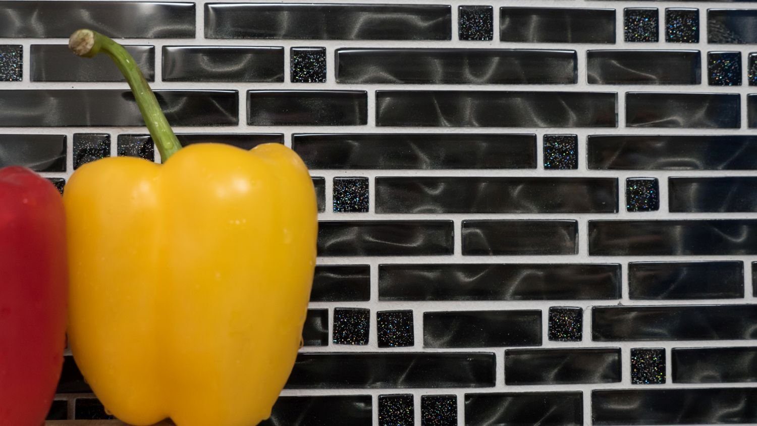 Mosani Mosaikfliesen Glasmosaik Crystal Mosaikfliesen schwarz glänzend / 10 Matten