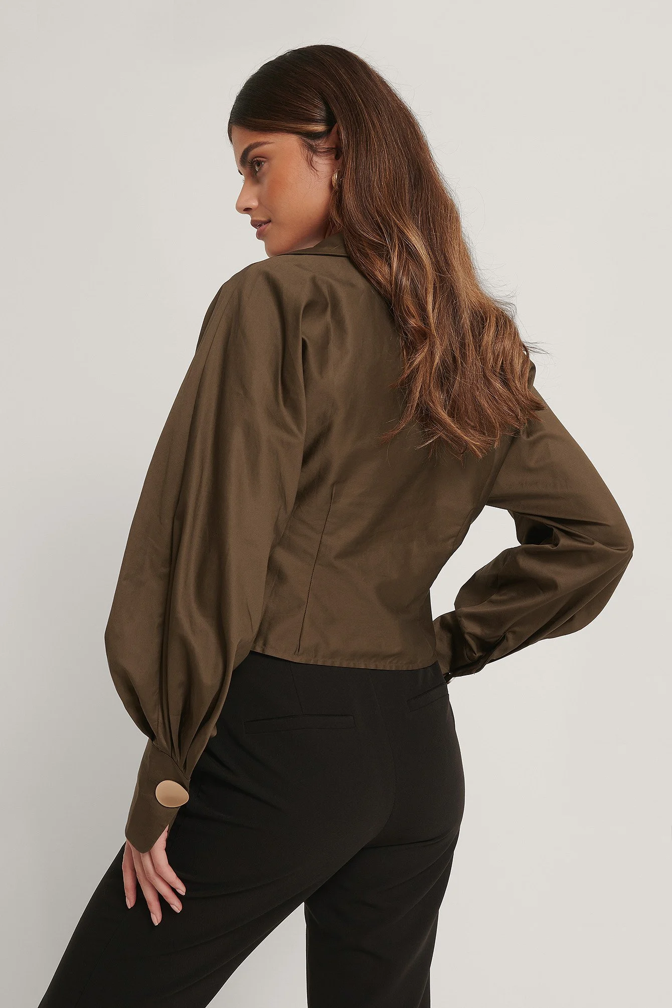 Recycelte Bluse mit tiefem V-Ausschnitt