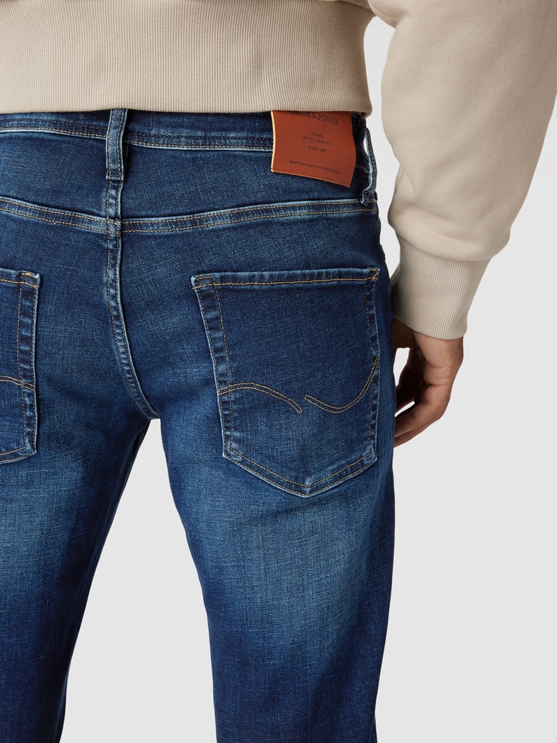 Regular Fit Jeans mit Knopfverschluss Modell 'CLARK' in jeans