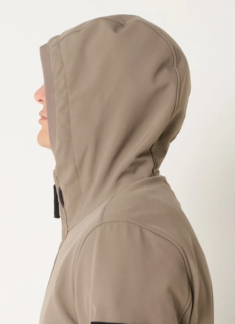 Μπουφάν Stone Island 8115Q softshell με τσέπες με φερμουάρ και λογότυπο