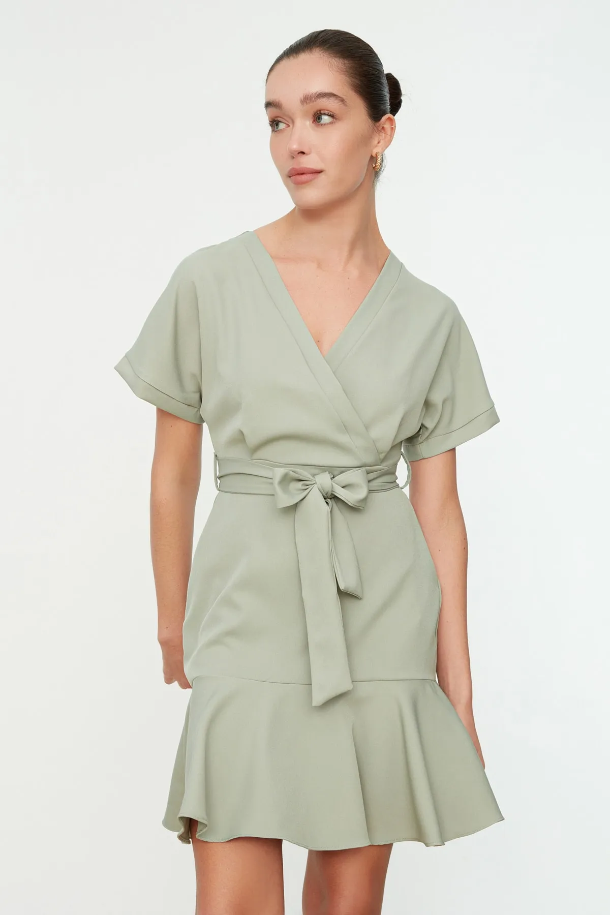 Trendyol Collection  Mintfarbener, gewebter Minirock mit Gürtel, gewebtes Kleid mit Rüschen TWOSS20EL0944