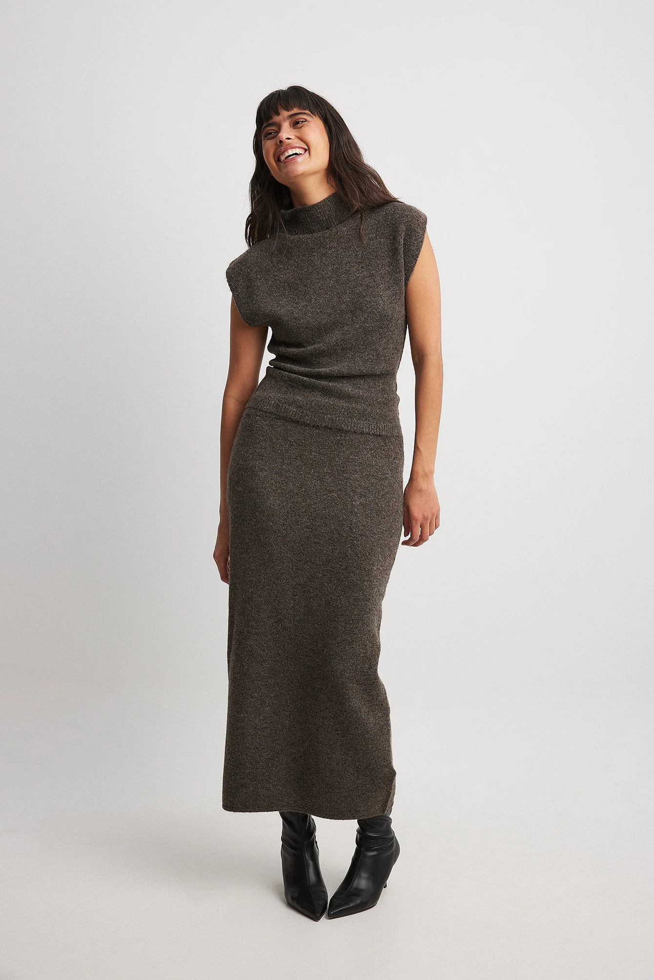 Midi-Strickrock mit mittelhoher Taille