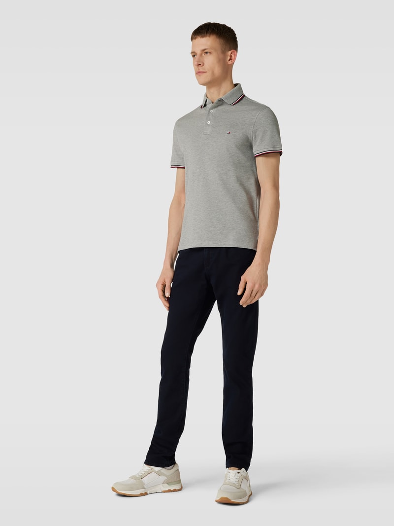 Poloshirt mit Kontraststreifen in hellgrau meliert