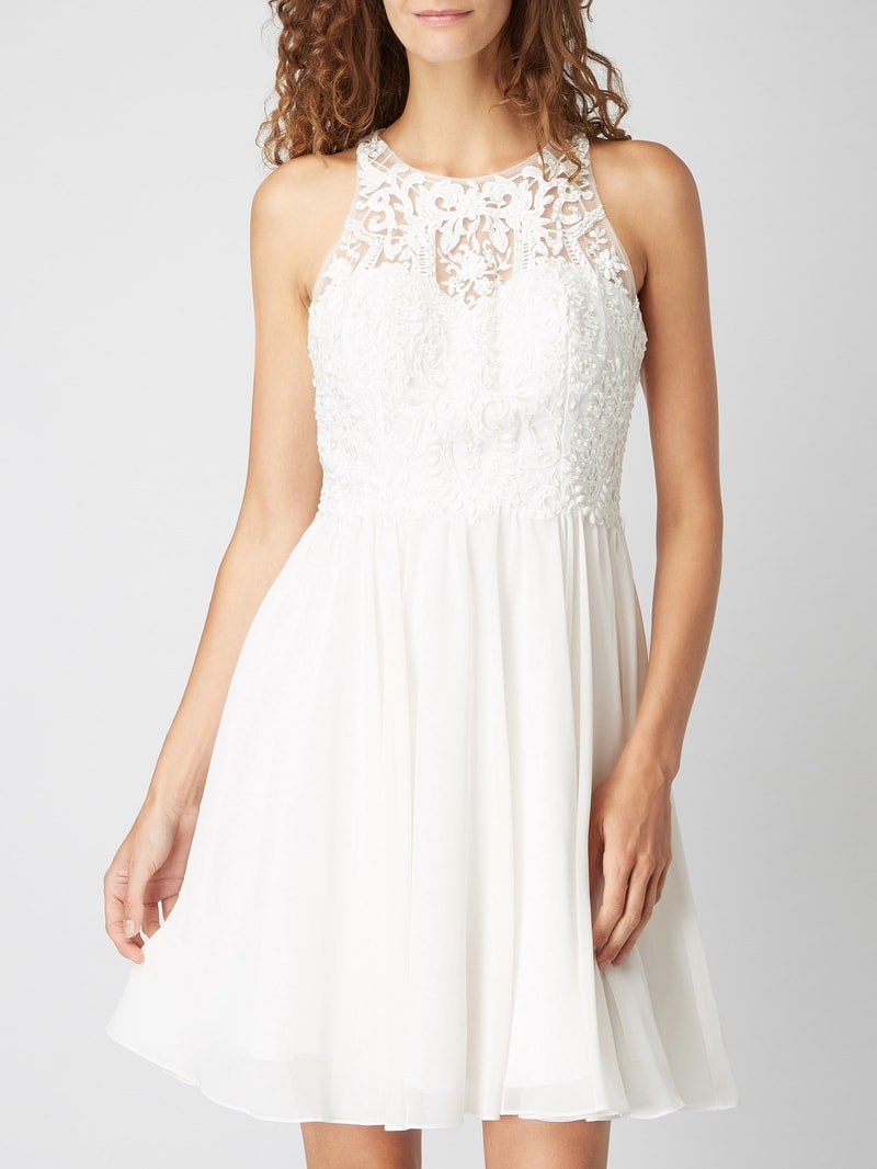 Brautkleid aus Mesh und Chiffon in offwhite