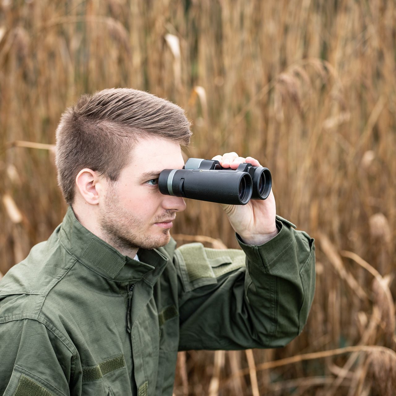 National Geographic® NATIONAL GEOGRAPHIC 10x42 Fernglas mit spezieller offener Brücke