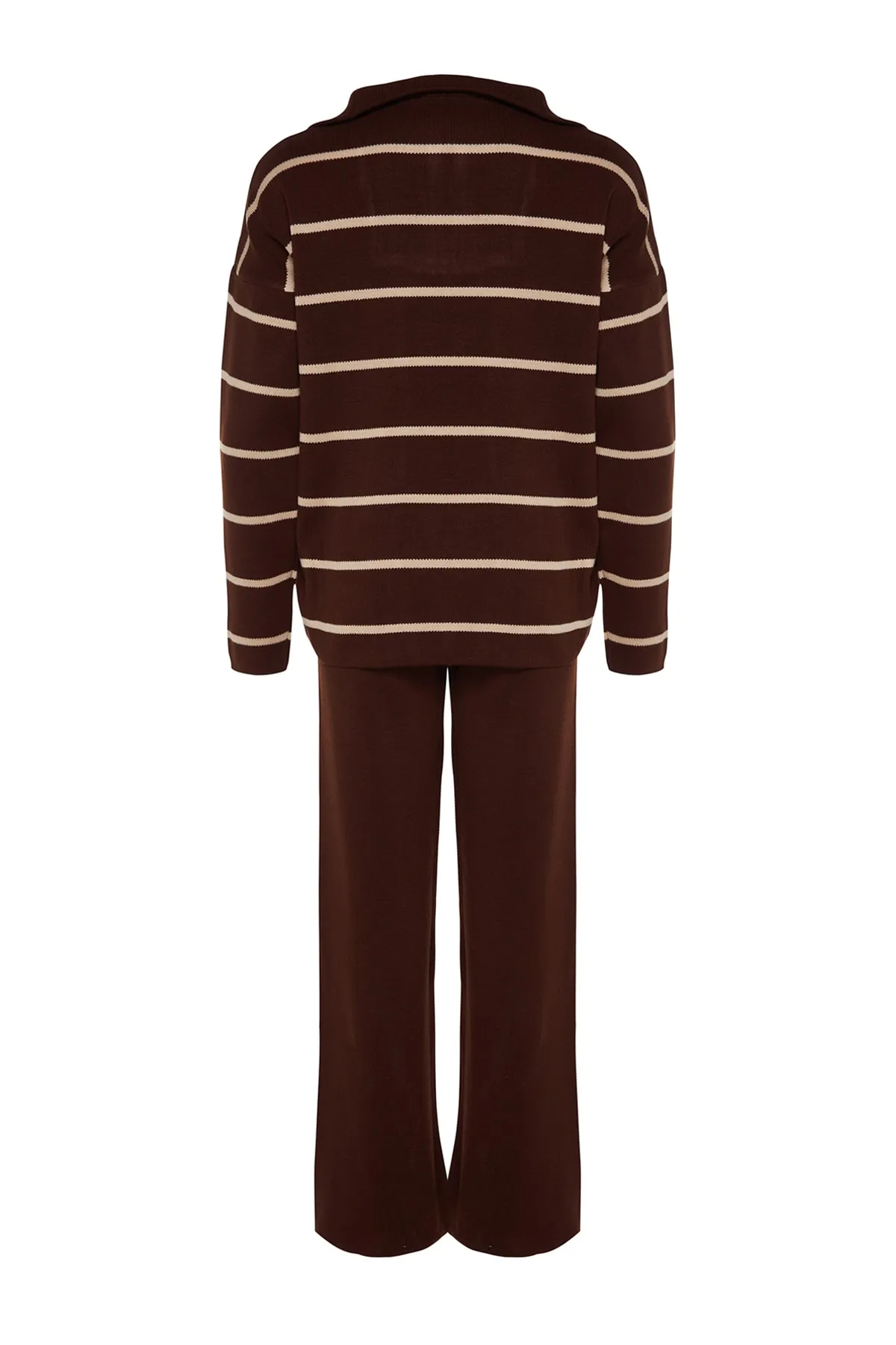 Trendyol Collection  Braunes Strickoberteil und -unterteil im weiten Schnitt TWOAW24AU00025
