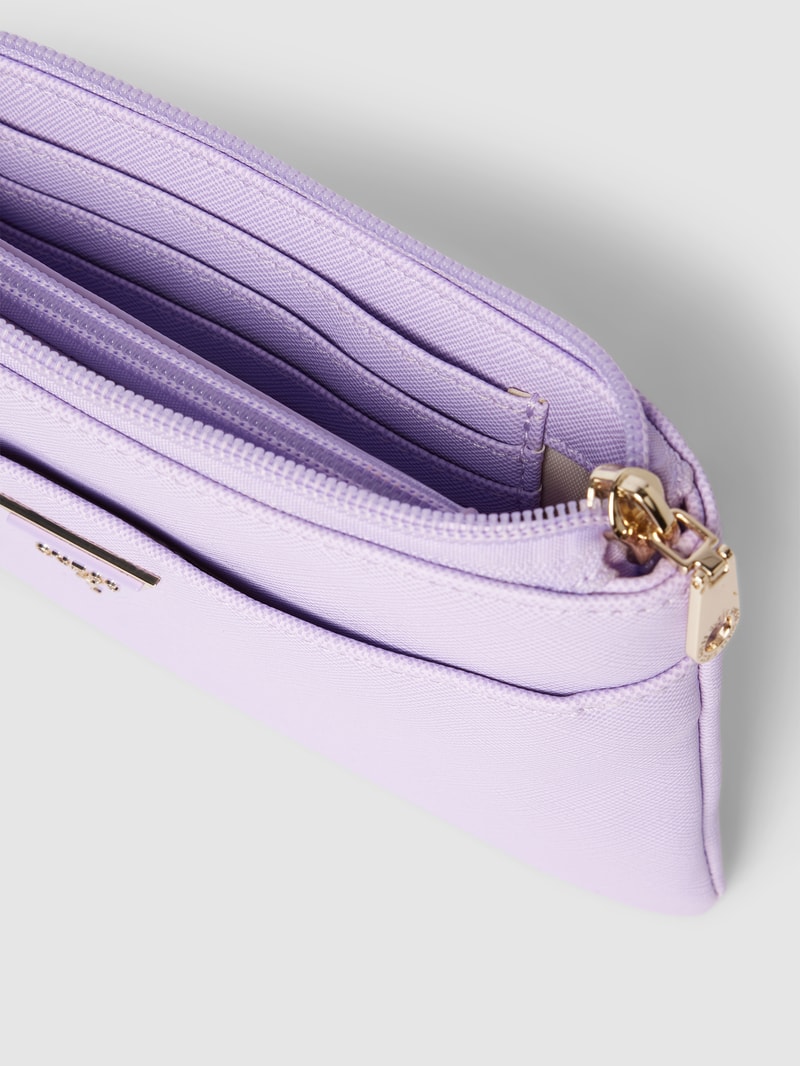 Portemonnaie mit herausnehmbarer Tasche in flieder