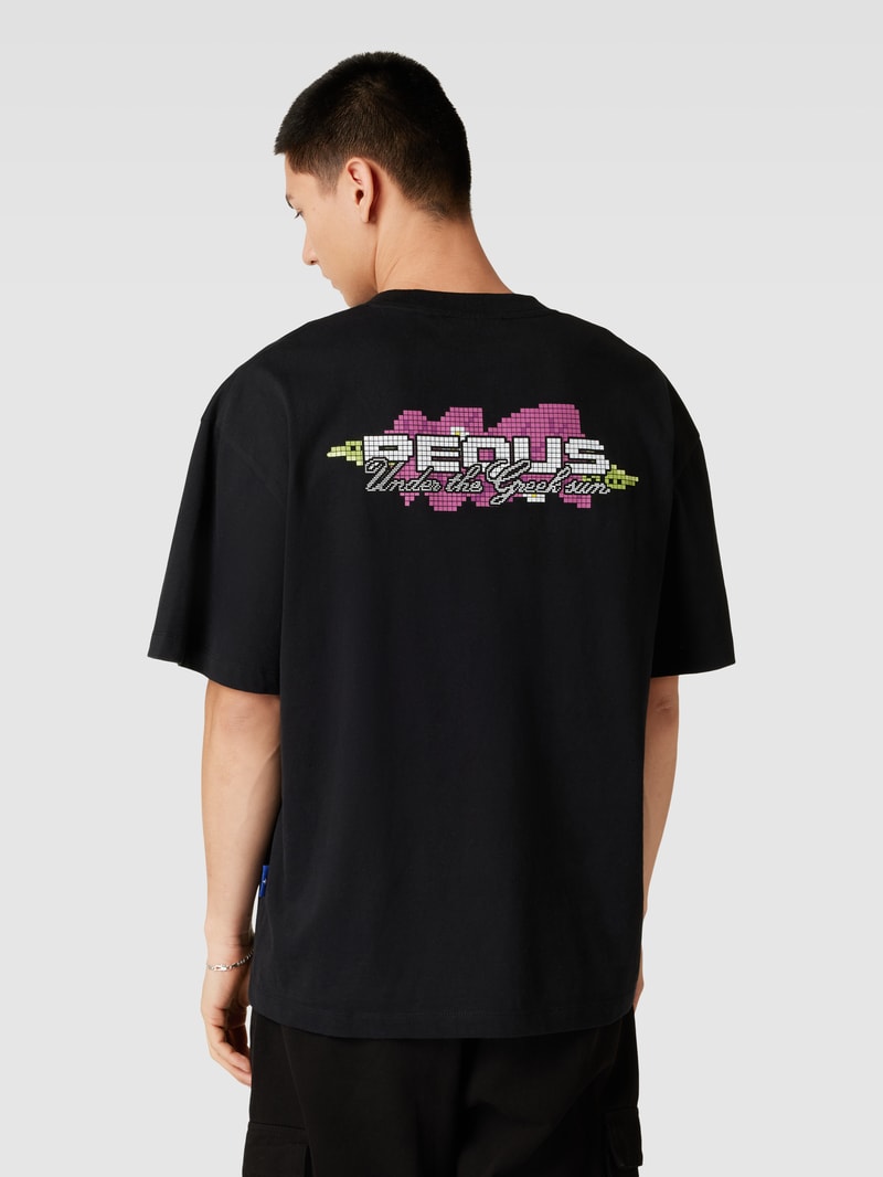 PEQUS X P&C - T-Shirt mit Label-Prints in schwarz