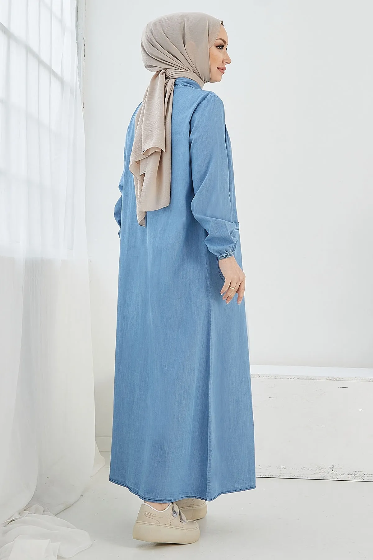 InStyle  Mayra Robe Denim-Kleid mit Taschen – Hellblau