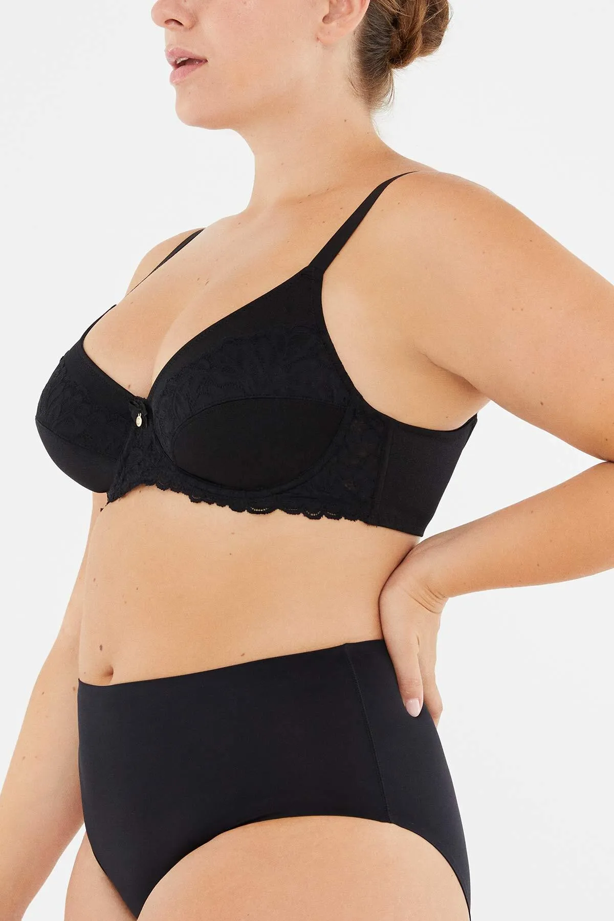 Dagi  Schwarzer Veronica-Accessoire-BH mit detailliertem Cupping