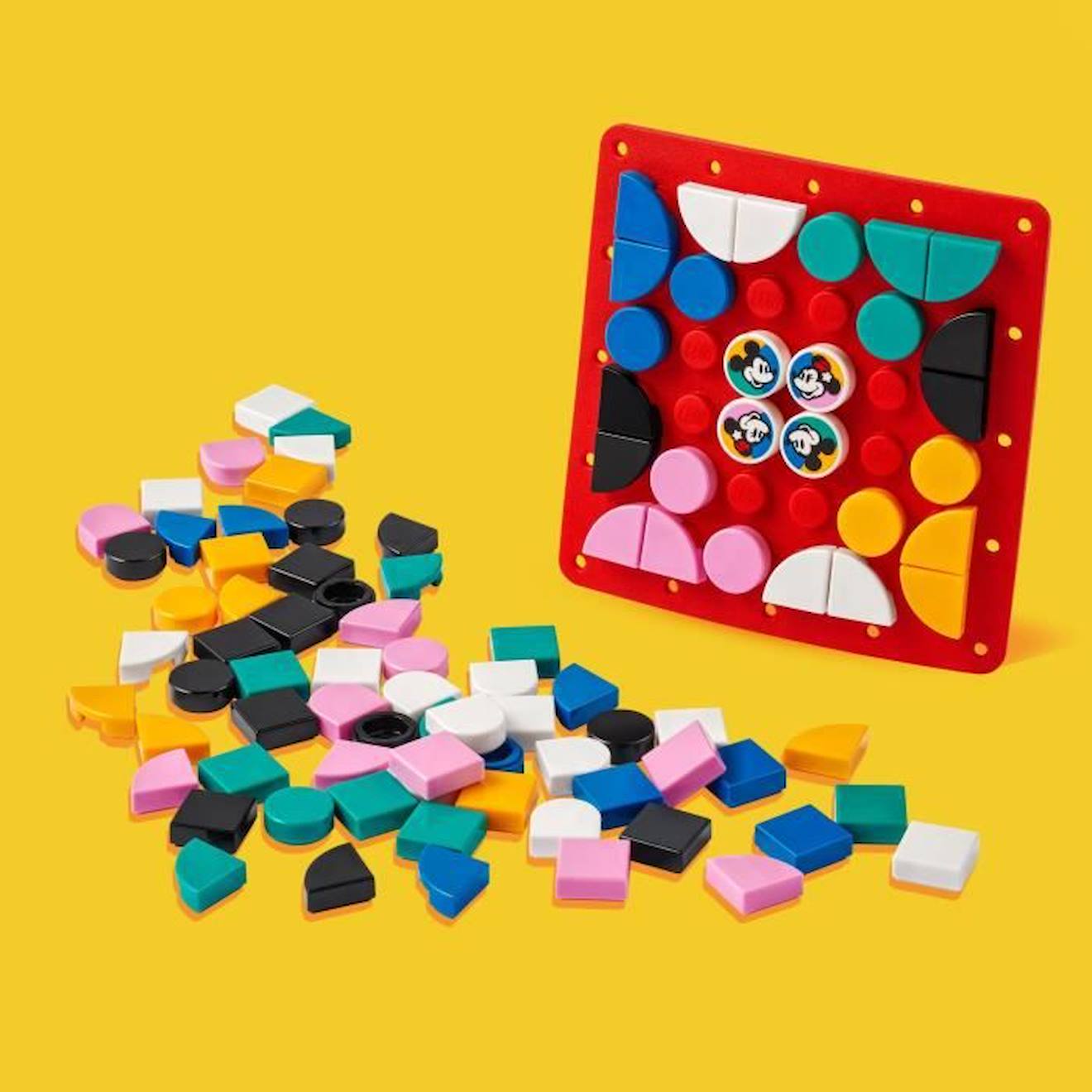 LEGO DOTS 41963 Plaque à Coudre Mickey Mouse et Minnie Mouse, Fabrication de Bijoux Enfants rouge