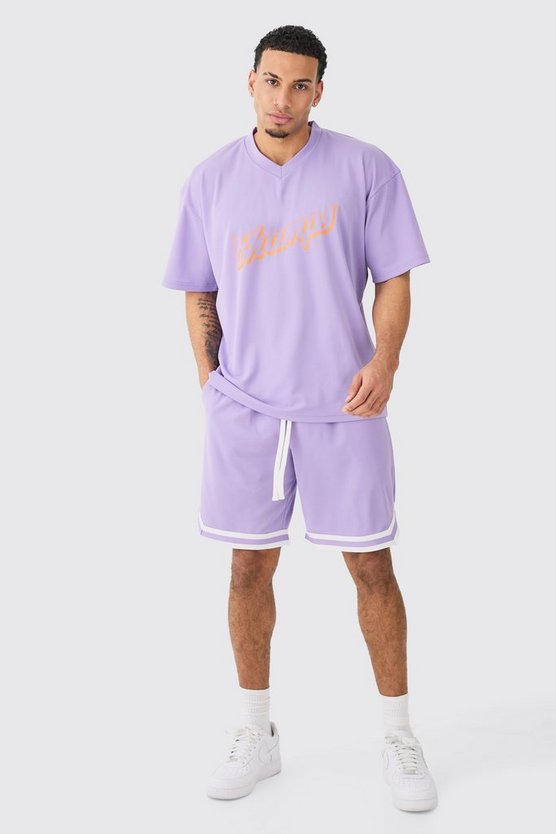 Oversize Mesh-Oberteil und Basketball-Shorts