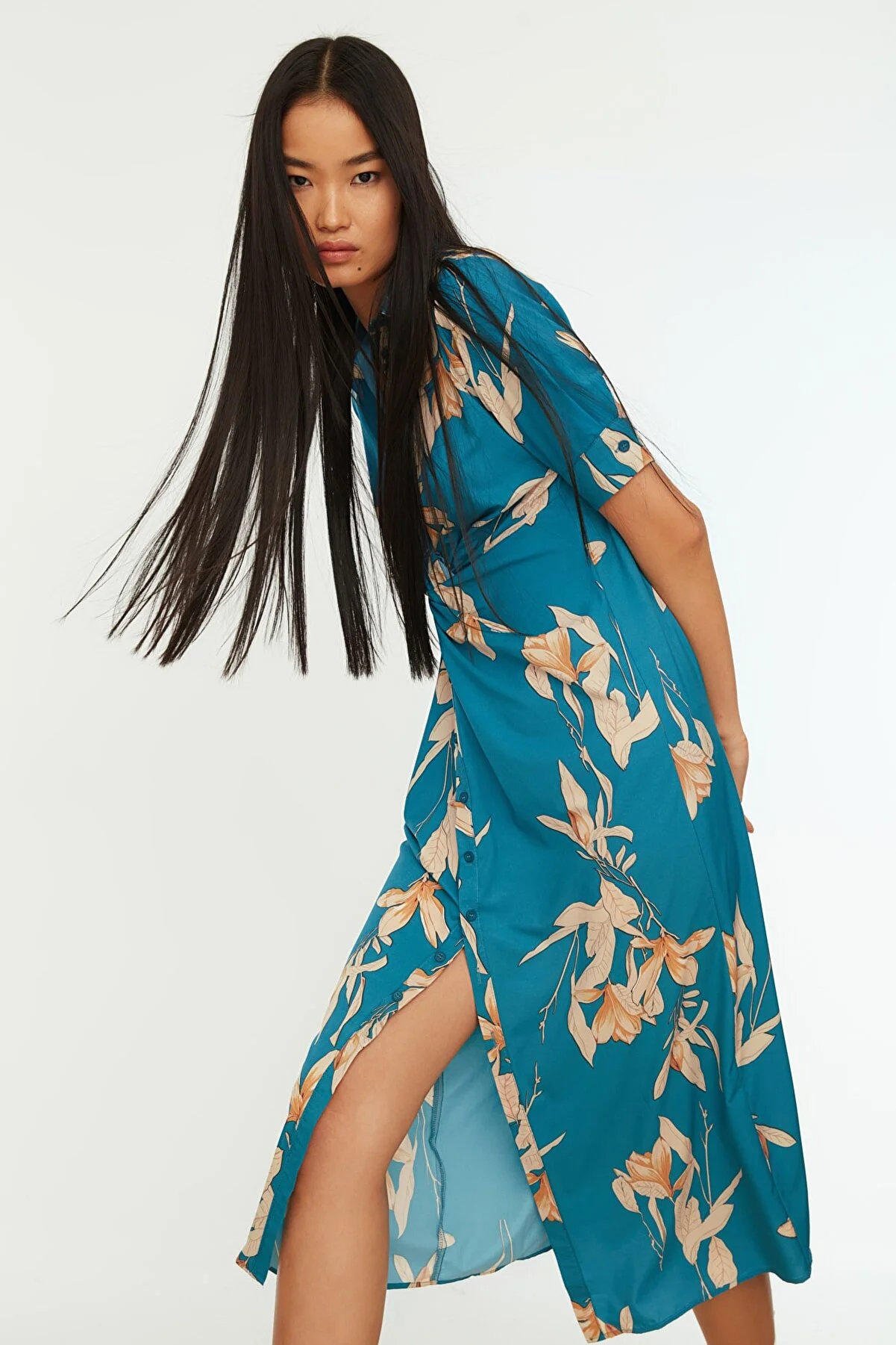 Trendyol Collection  Mehrfarbiges, detailliertes, gewebtes Hemdkleid mit Raffungen TWOSS21EL1018