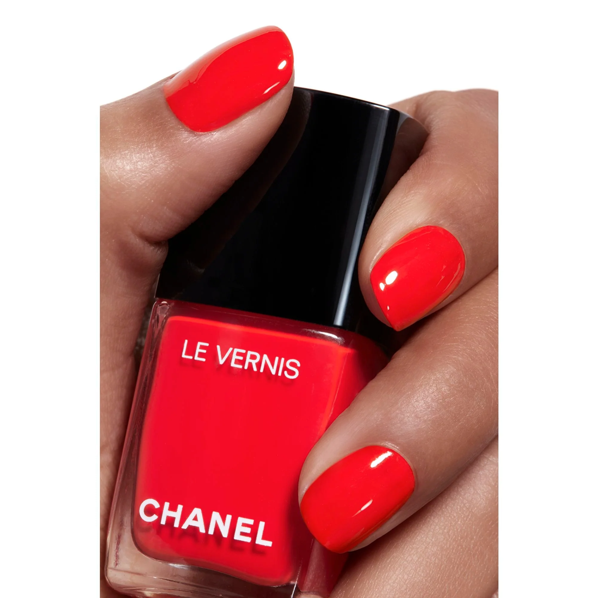 LE VERNIS - COLORE E BRILLANTEZZA LUNGA TENUTA