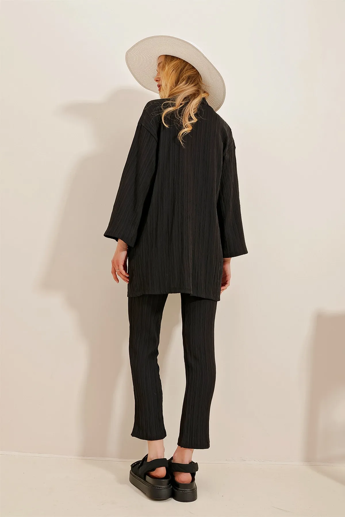 Trend Alaçatı Stili  Schwarzes Damen-Set aus Jacke mit Schalkragen und Palazzo-Hose ALC-X10146