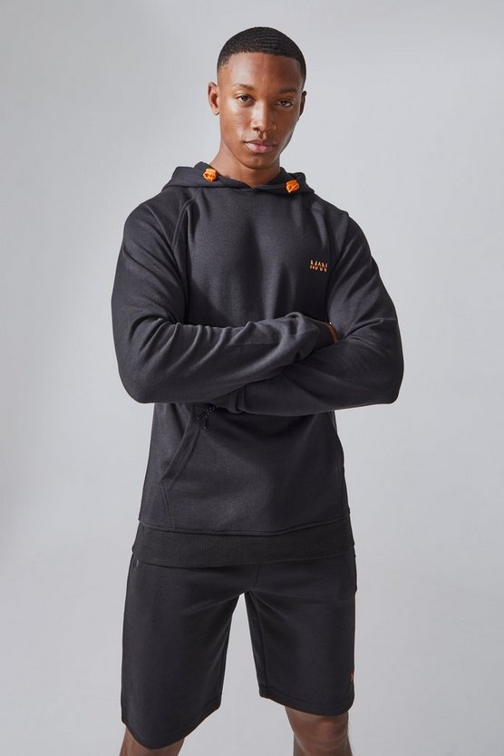Man Active Hoodie und Shorts