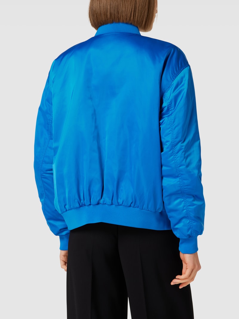 Blouson mit seitlichen Eingrifftaschen in blau