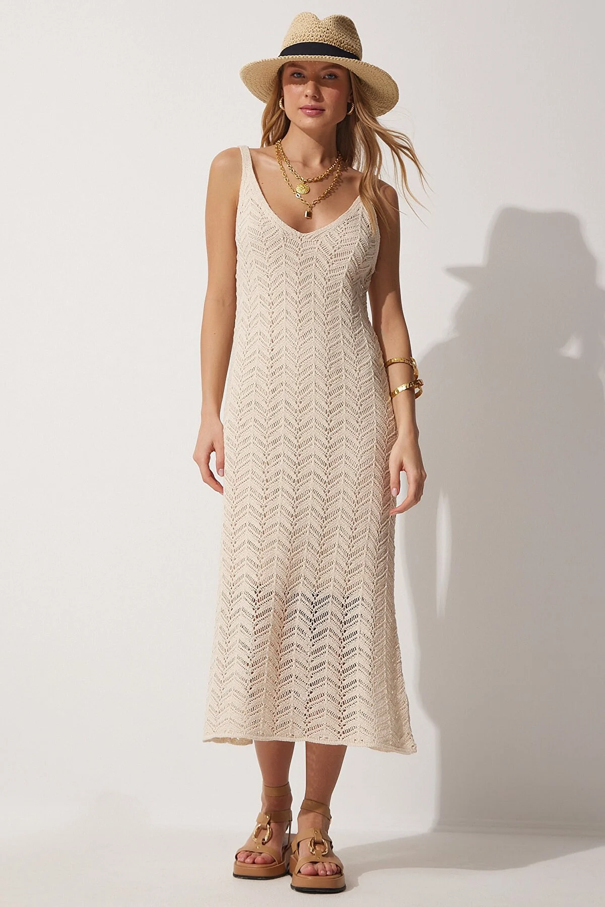 Happiness İstanbul  Cremefarbenes, durchbrochenes Sommerstrickkleid mit Trägern für Damen NF00044
