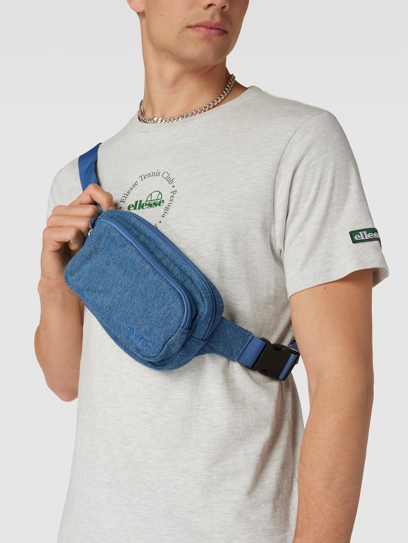Bauchtasche mit Label-Stitching Modell 'STREET PACK' in hellblau