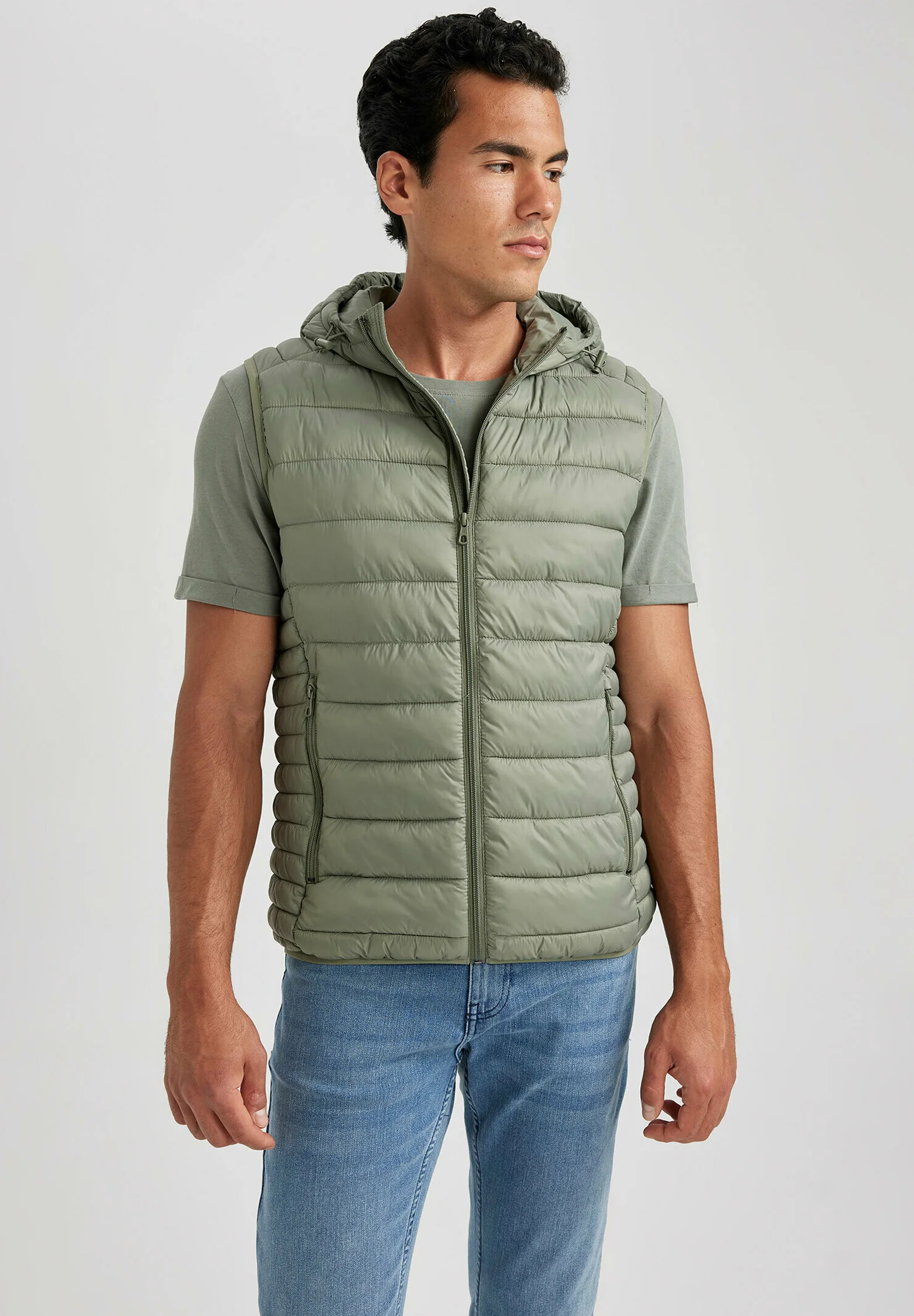 DeFacto sin mangas