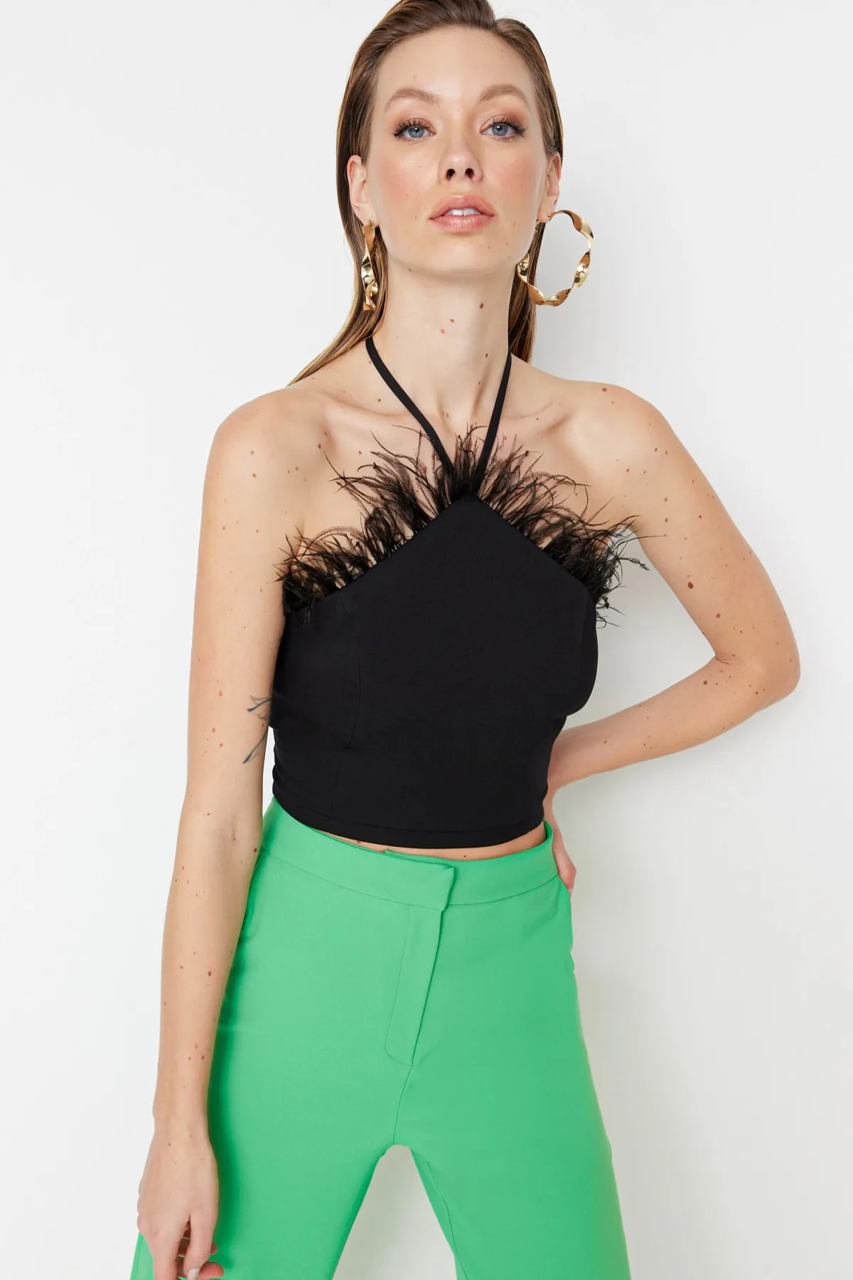 Trendyol Collection  Schwarzes, bauchfreies, gefüttertes, gewebtes Bustier-Bustier TPRSS23BS00017