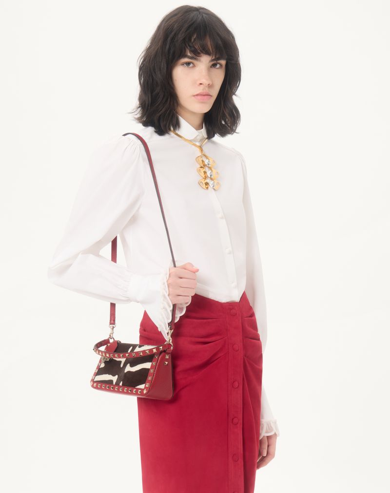 Valentino Garavani Rockstud Lille Crossbody-taske i dyreprint med hesteskindseffekt i kalveskind