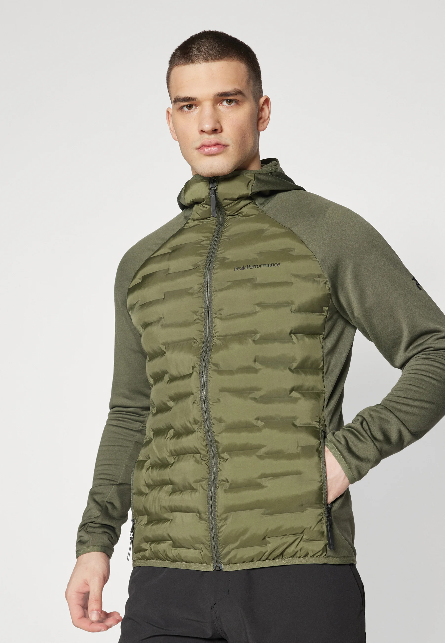 Chaqueta de exterior Peak Performance ARGON HYBRID HOOD