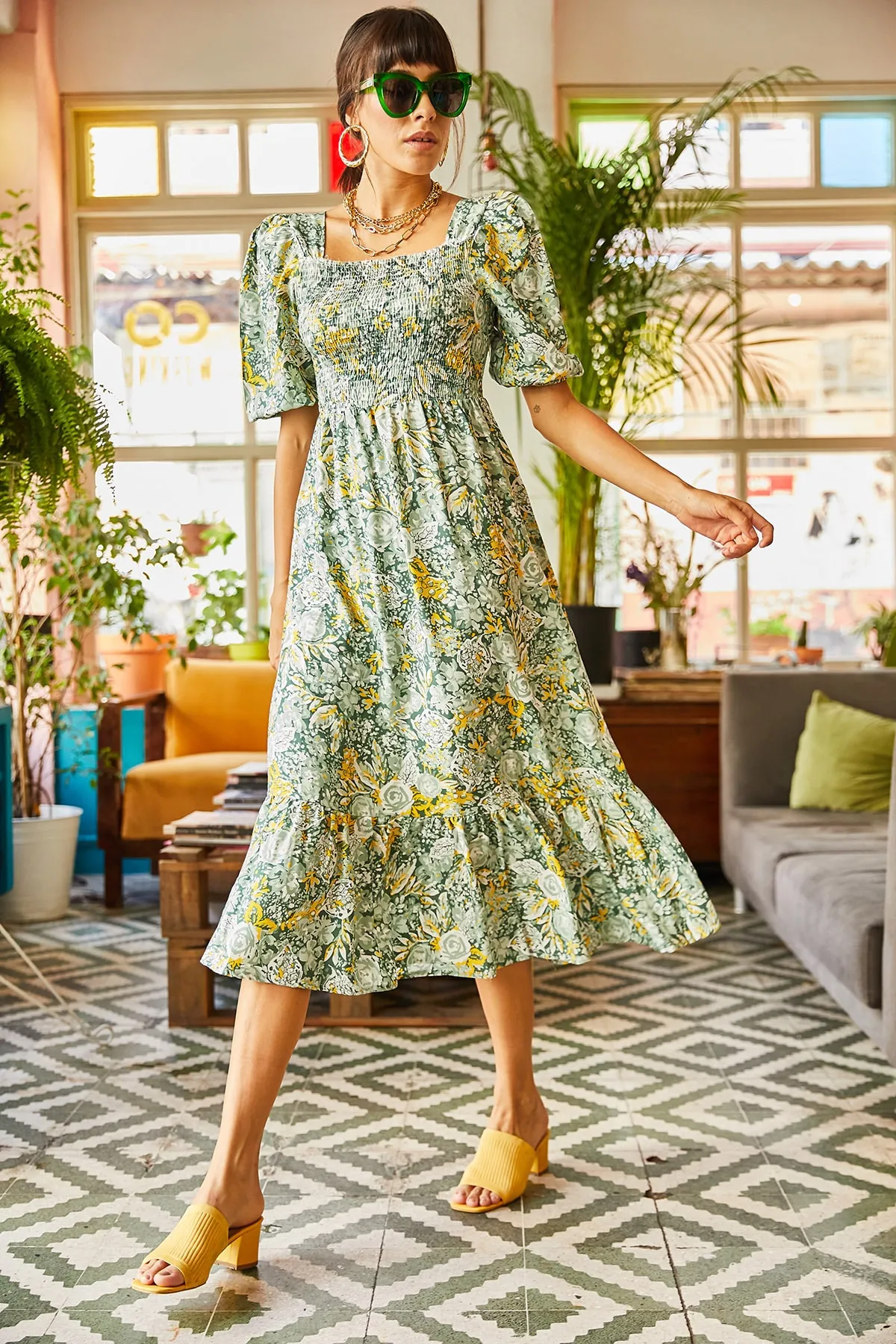 Olalook  Damen-Kleid aus gewebter Viskose in Grün-Gelb mit Gimped-Motiv ELB-19001483