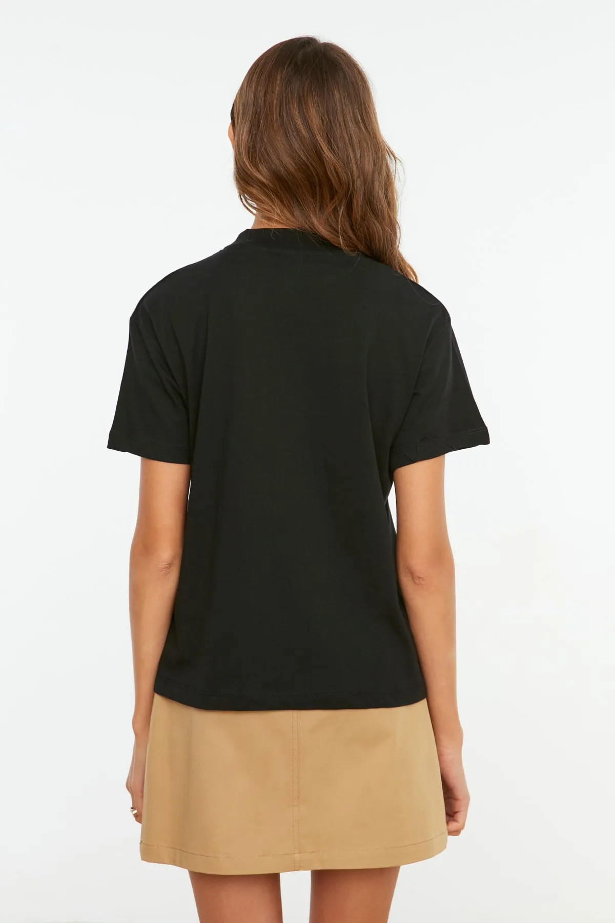 Trendyol Collection  Schwarzes Basic-Strick-T-Shirt aus 100 % Baumwolle mit Stehkragen TWOAW20TS0096