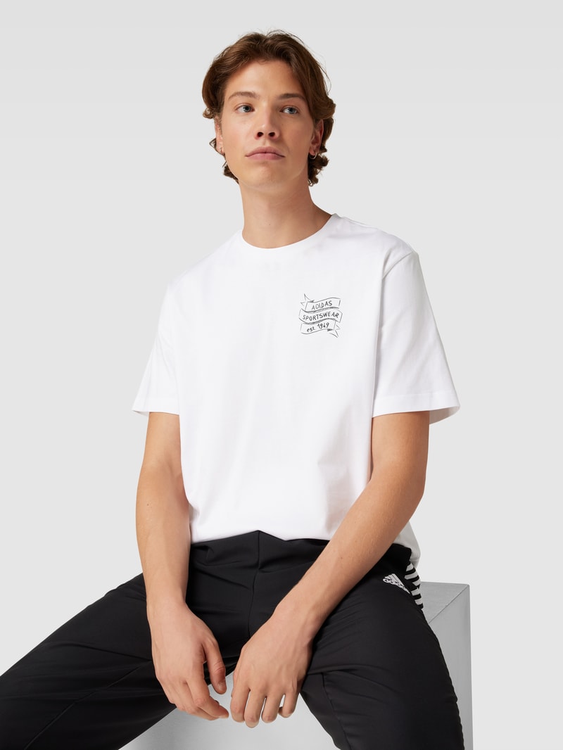 T-Shirt mit Rundhalsausschnitt und Label-Print in weiß